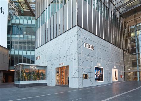 dior flagship store